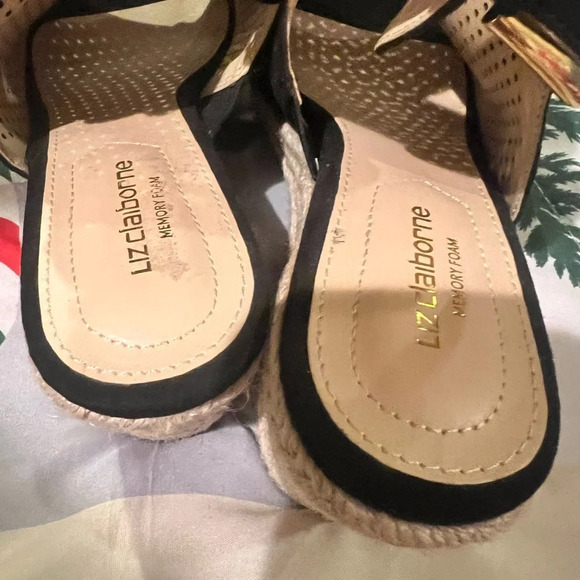 Liz Claiborne EUC Worn Once Size 7 Black Peep Toe Platform Sandals with Buckle - Picture 6 of 7